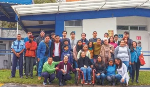 RuidoEnLaRed's tweet photo. En riesgo de desaparecer...

Los alumnos del @caednacional desean terminar el bachillerato para tener una carrera profesional, pero el CAED no es reconocido como un proyecto oficial y tampoco ha sido considerado en el Presupuesto de Egresos de la Federación.

Vía @El_Universal_Mx https://t.co/CWY9TyTBDt