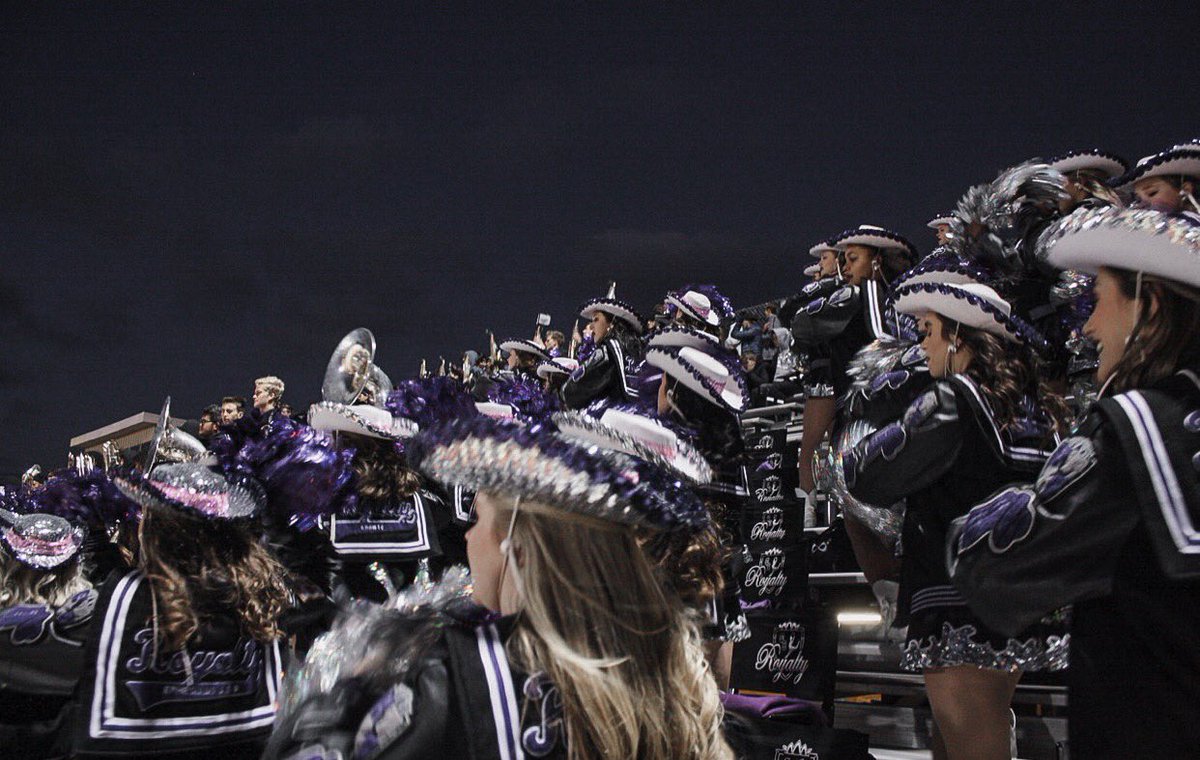 RoyaltyCrhs's tweet photo. What an amazing game Friday was! Raider football came out with a win against the Dragons, Royalty killed their ladder performance, and even though it was cold, the girls had so much fun cheering on the team! Can’t wait for next week! #footballszn #raiderwin #CRR1920 https://t.co/2Vc3nSmdp1