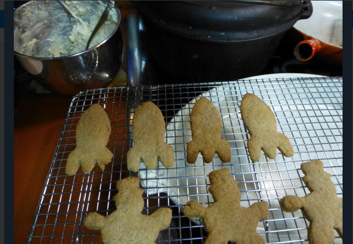 9dognight's tweet photo. Woohoo! (Was #DEXTRE left out in the cold? Please add with #Canadarm as a #LEGOideas kit.) 

Celebrate #Canada's @csa_asc's excellent #robotics in #space with #MapleCreamCookies--maple-leafed shaped or homemade rockets and #DEXTRE.

https://t.co/wLwBE13F9G

#STEM+#STEAM=#SpaceEd https://t.co/N6Pwa4VySE