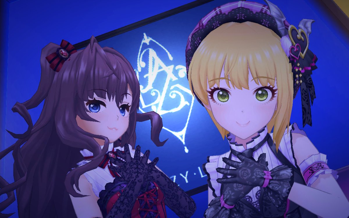 Taikoman Pa Twitter 志希にゃんが来てくれたことで レイジーレイジーが揃いましたw という事で クレイジークレイジーでも撮ったぜ 良い曲ですな デレステスクショ深夜の4枚 拡散希望 一ノ瀬志希 宮本フレデリカ レイジーレイジー クレイジークレイジー