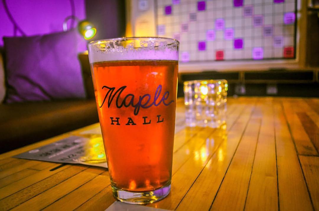 MapleHallKnox's tweet photo. Grab a drink with us on #AmericanBeerDay. Maybe check out our life-size Scrabble and Trivial Pusuit boards while you're at it.
🍺
#maplehallknox #american #beer #day #national #holiday #downtown #knoxville #knoxify #knoxrocks #visitknoxville #game #knox #drinks #sundaynightsocial https://t.co/apM96SoYtX