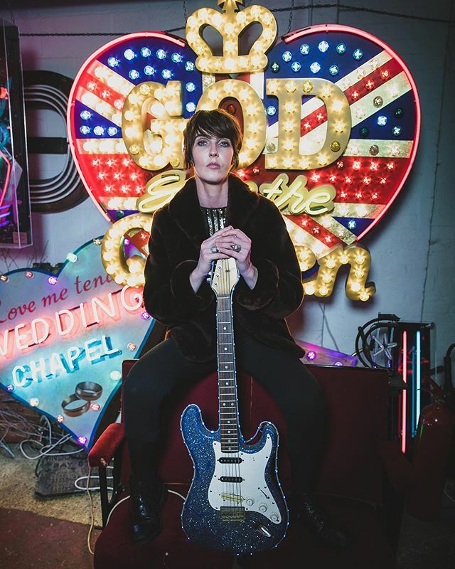 God Save the Queen @godsownjunkyard 
#portrait #portraitphotography #portrait_vision #portraits #rocknroll #queen #unionjack #urban #british #guitar #attitude #london #photographer ift.tt/34b2p07
