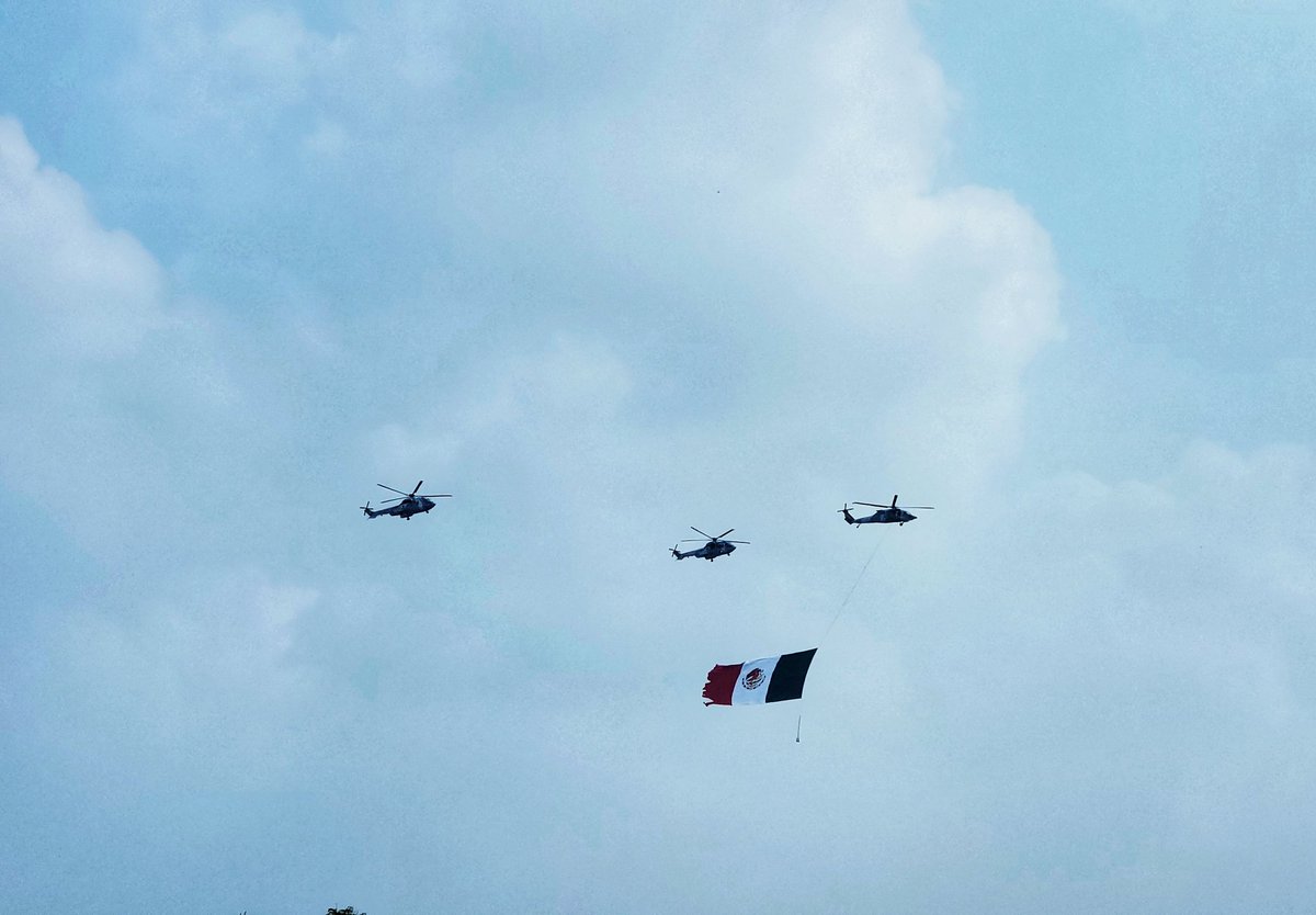 4rqM4Nd's tweet photo. Bandera de México, que estas en el cielo...!! 🤭🤭 https://t.co/HlcVBb0iCB