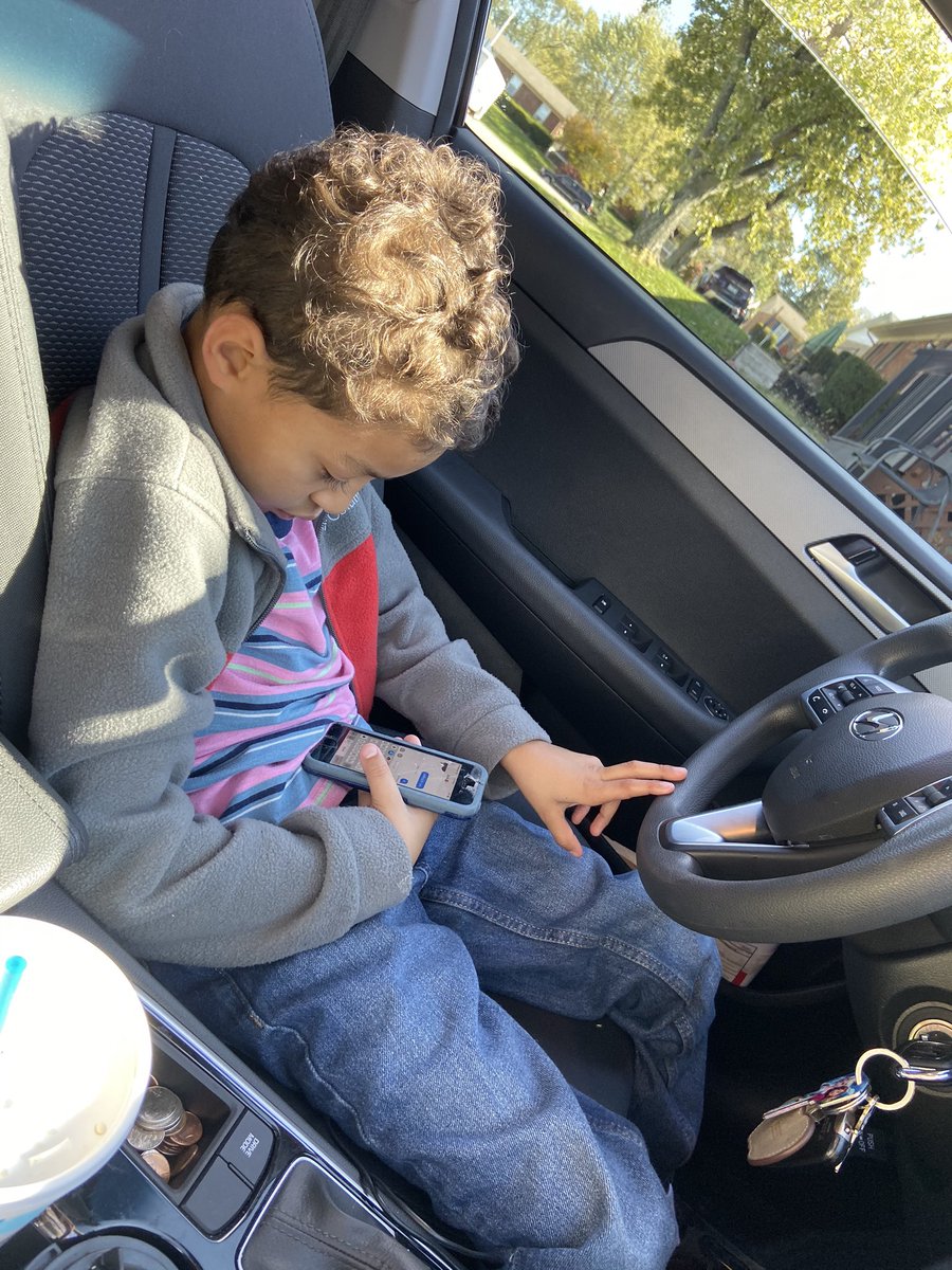 Lyhh76's tweet image. I guess he’s tryna tell me he’s driving lol 😂 #dababy #4of4 #Porky