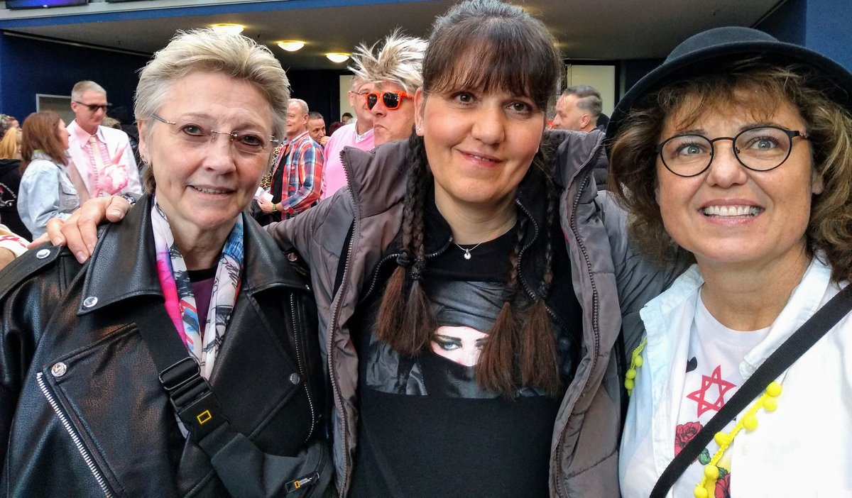 Petra040465's tweet photo. With @Urju56Ju and @Haku100M #Cologne2019 https://t.co/I7A0Zpnlbr