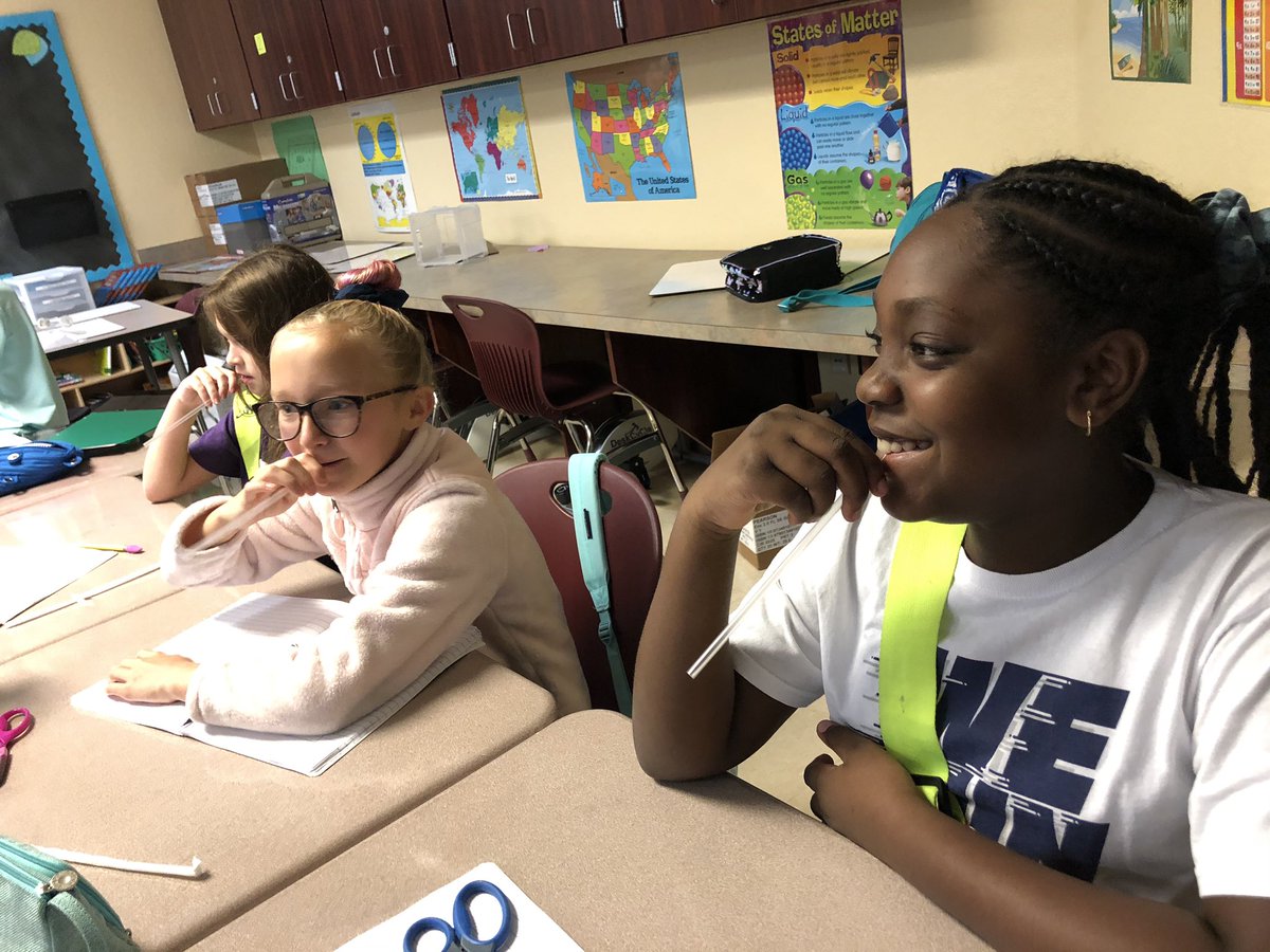 AllamandaES's tweet photo. #Smiles & #handson #learning in 5th grade #science! #statesofenergy #sound #doascience! 🔬⚗️🥤🧻💯🐝 https://t.co/MRxnSfS4Rz