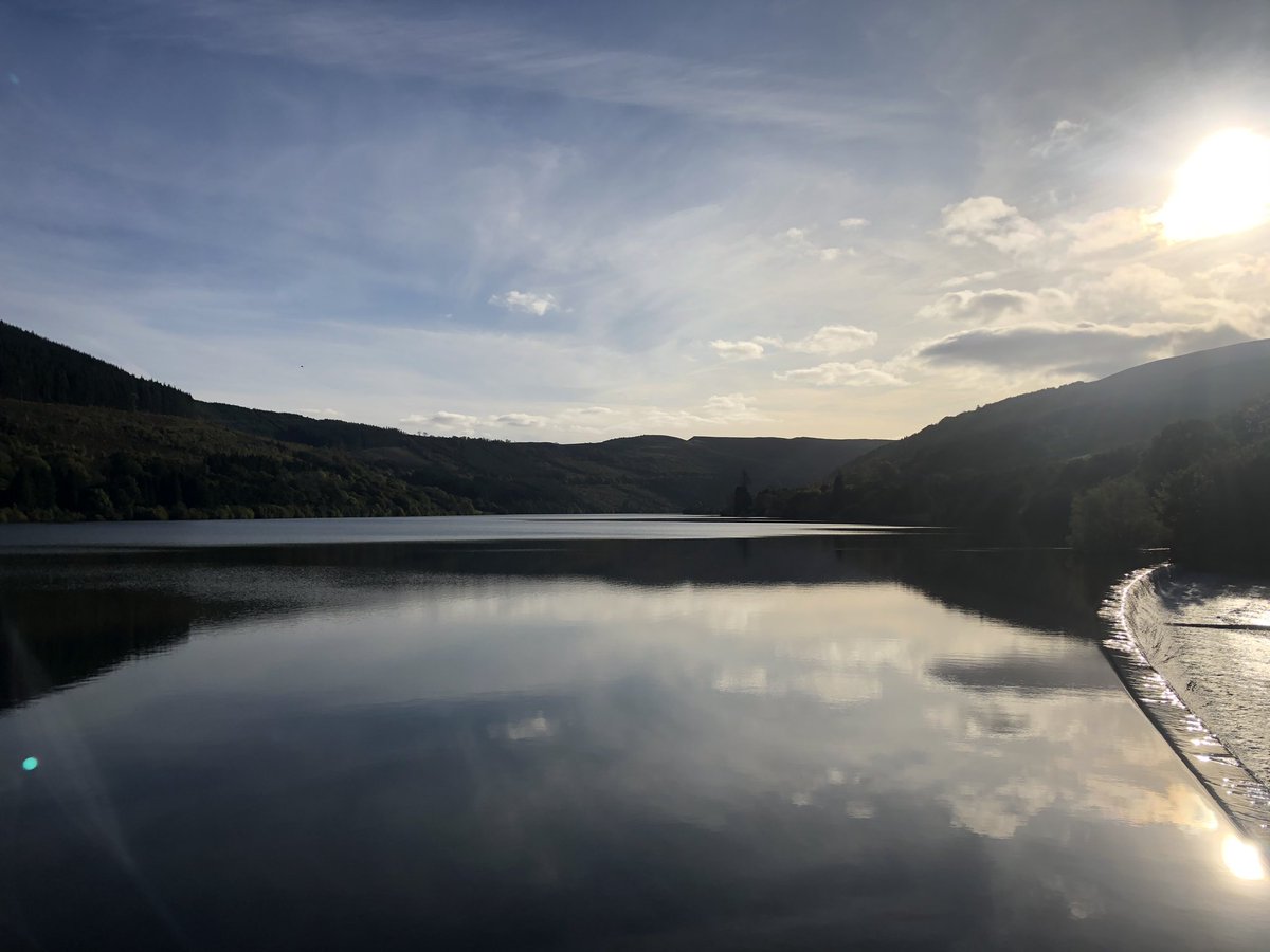FI25's tweet photo. Lovely afternoon @VisitTalybont reservoir! #lovewhereyoulive #wales #autumncolours https://t.co/1rOCrvy3CO