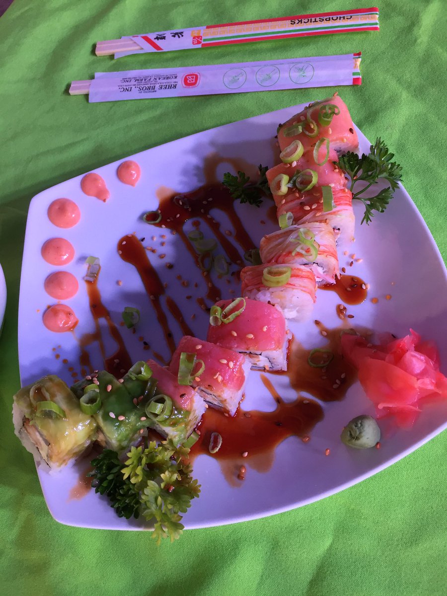VOSTV's tweet photo. ¿No se les antoja?
Miren el rico plato de #Wasaby, característico de la comida asiática 😋😋
¿Será este el platillo ganador del #FoodTruckChallenge? 🍱 https://t.co/fyLHHxLpNr