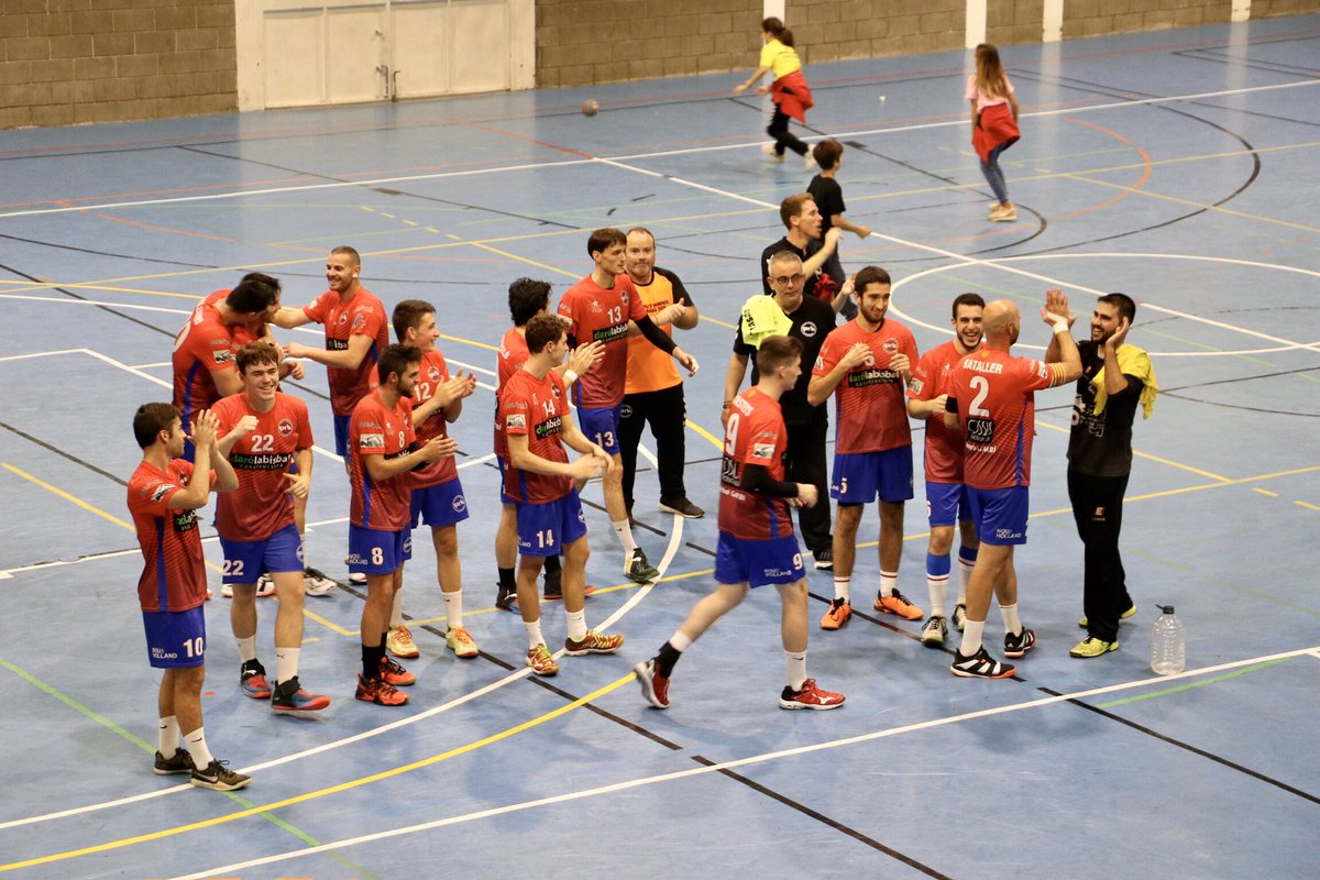 c_handbolgarbi's tweet photo. #SíSíSíGarbí
#mésqueunclubunagranfamília https://t.co/aL4OykBC6I