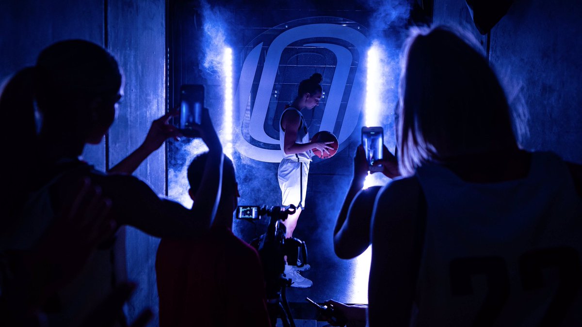 Our time to shine. ✨
Three days.

#EveryoneForOmaha | #OmahaWBB