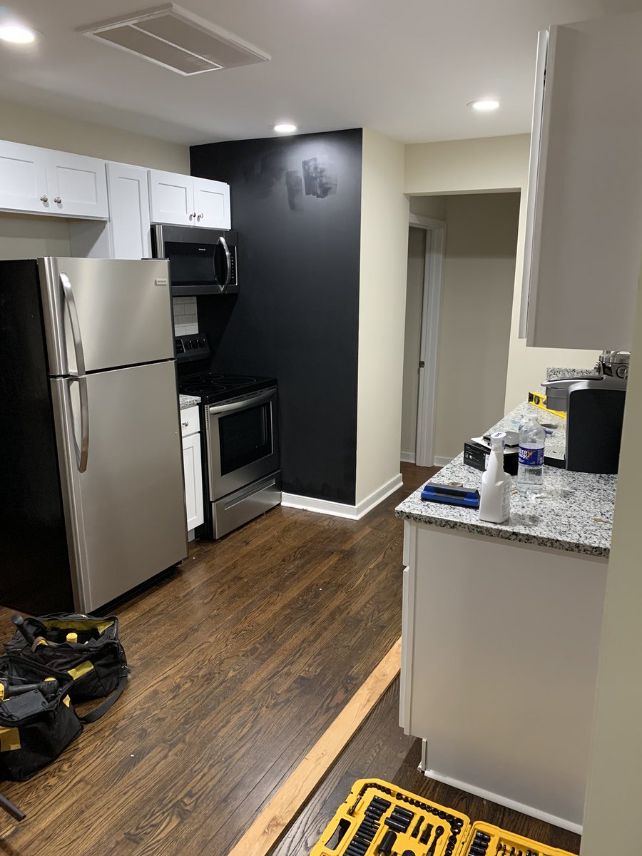 The kitchen is looking sharp with that new chalkboard wall! Great job <a href="/LokaliTeam/">Lokali Property Management</a> 🥳 

#VPP #VirginiaPropertyPartners #Lokali #StayHereVA #AirBNB #VacationRental #Travel #Richmond #Virginia