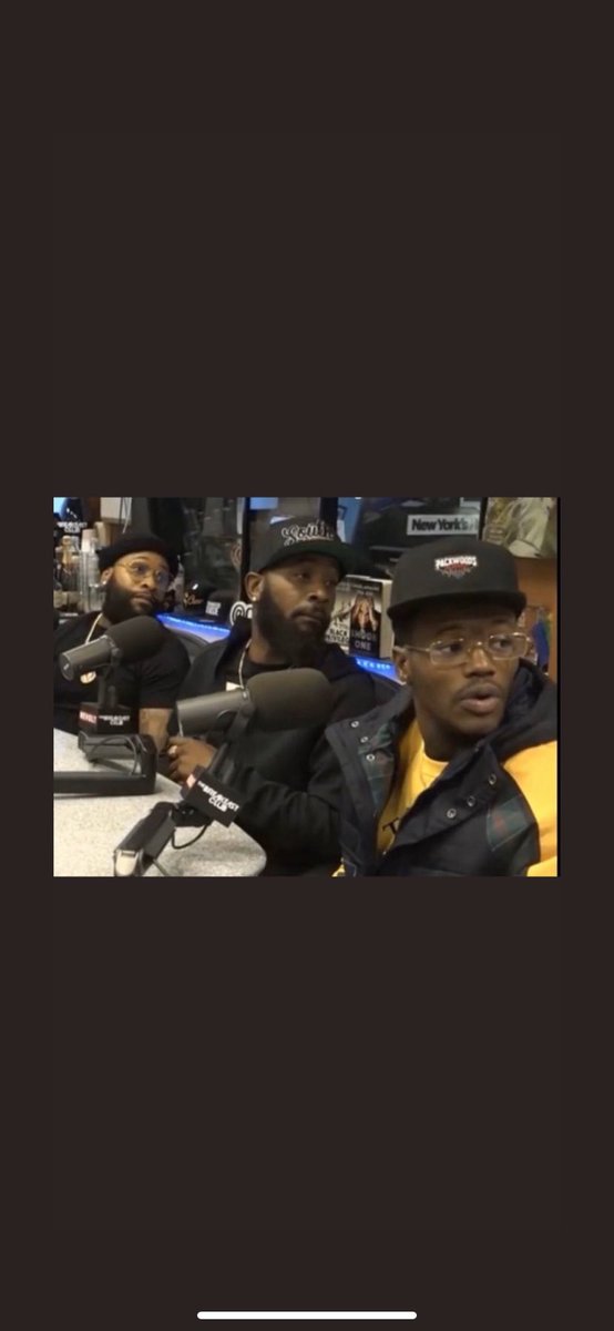 PoohDaGurl3's tweet photo. @KarlousM @chicoBean  @DCYOUNGFLY  when yo momma finna beat yall ass cause her house not clean when she got off https://t.co/r7QHNioPUP