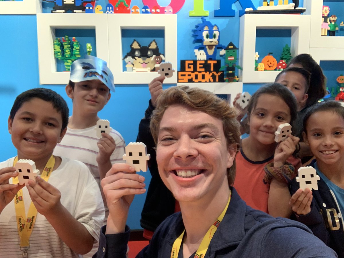 LDCSanAntonio's tweet photo. Come by our #CreativeWorkshop and learn how to build with our expert model builders! Our special #LEGO build for #BrickOrTreat was a #GhastlyGhost! https://t.co/UhGeSlvdfn