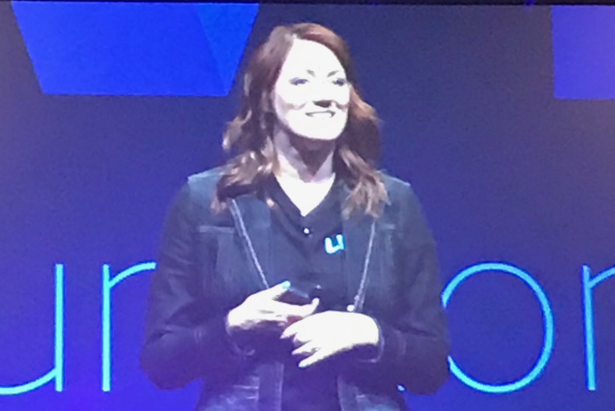 campuschic's tweet photo. #ATTLive19 was a success! I had the pleasure of introducing 2 amazing leaders @TheAnneChow and @dahnahull, hosted 19 students from @WUSTL, @of_illinois and @Mizzou, spent time with program participants and the best college recruiting team on the planet. #lifeatatt #luckygirl https://t.co/a1nSpKEj4X