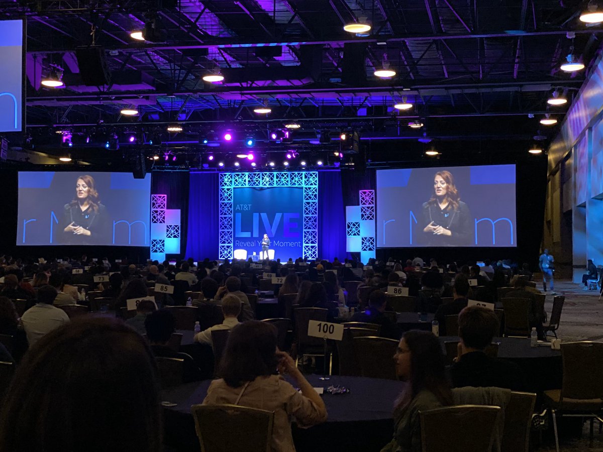 campuschic's tweet photo. #ATTLive19 was a success! I had the pleasure of introducing 2 amazing leaders @TheAnneChow and @dahnahull, hosted 19 students from @WUSTL, @of_illinois and @Mizzou, spent time with program participants and the best college recruiting team on the planet. #lifeatatt #luckygirl https://t.co/a1nSpKEj4X