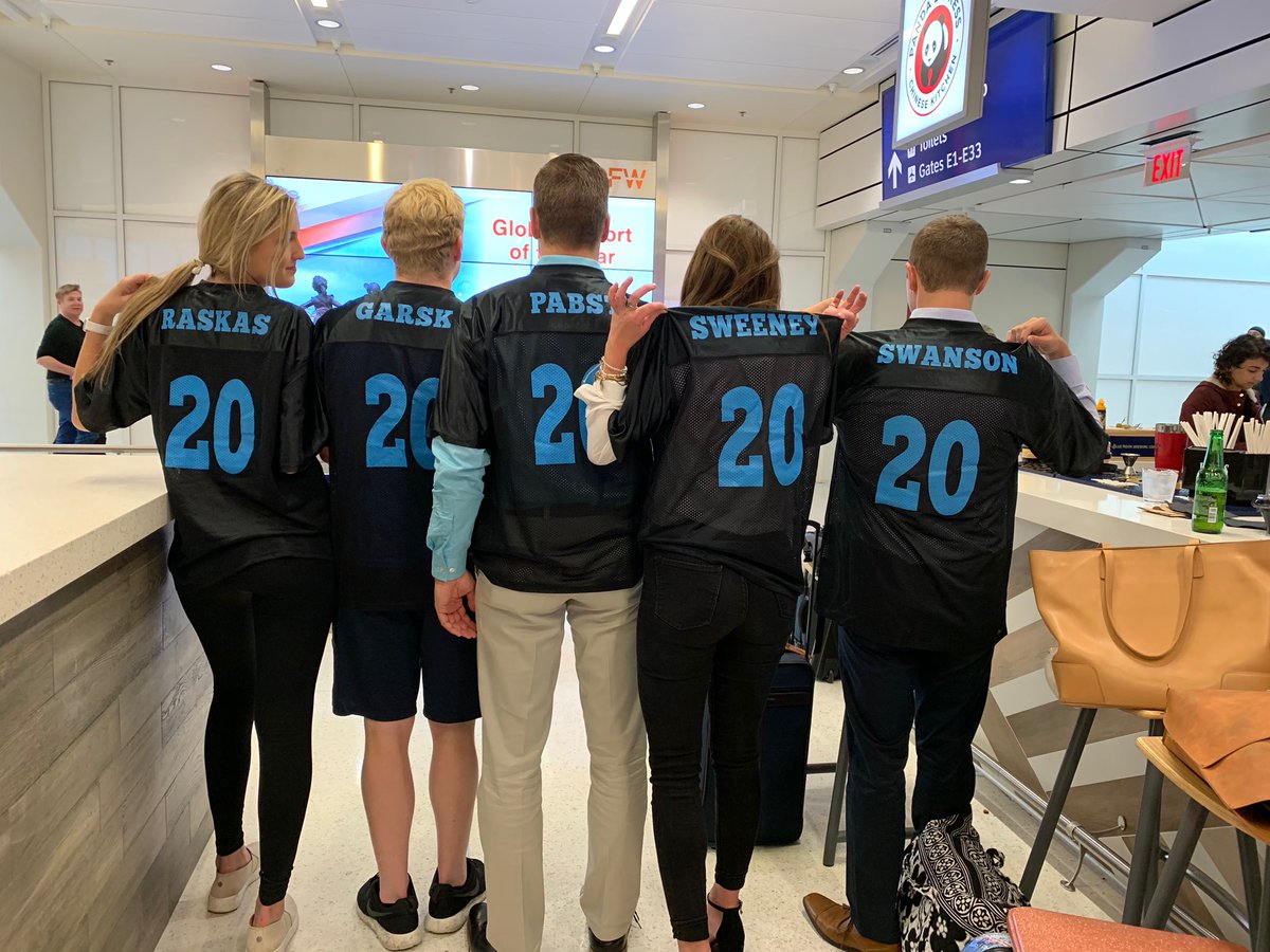 campuschic's tweet photo. #ATTLive19 was a success! I had the pleasure of introducing 2 amazing leaders @TheAnneChow and @dahnahull, hosted 19 students from @WUSTL, @of_illinois and @Mizzou, spent time with program participants and the best college recruiting team on the planet. #lifeatatt #luckygirl https://t.co/a1nSpKEj4X