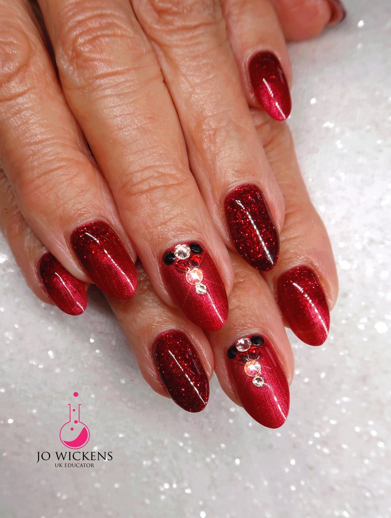 JojoWickens's tweet photo. -  L I V I N G  L A V I S H  -  
From the BRAND NEW LE Winter collection, 'CHAMPAGNE &amp; CAVIAR' ~ Launches 1st November in the UK from  @servethepro @lighteleganceHQ
@scratchmagazine #LightElegance #LErocks #LEfamily #WinterNails #showscratch #servethepro #sweetsquared https://t.co/cbYLrblIau