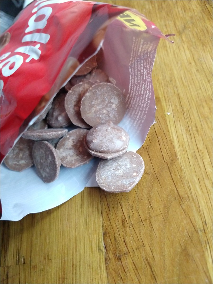 Claire Castle tweet media