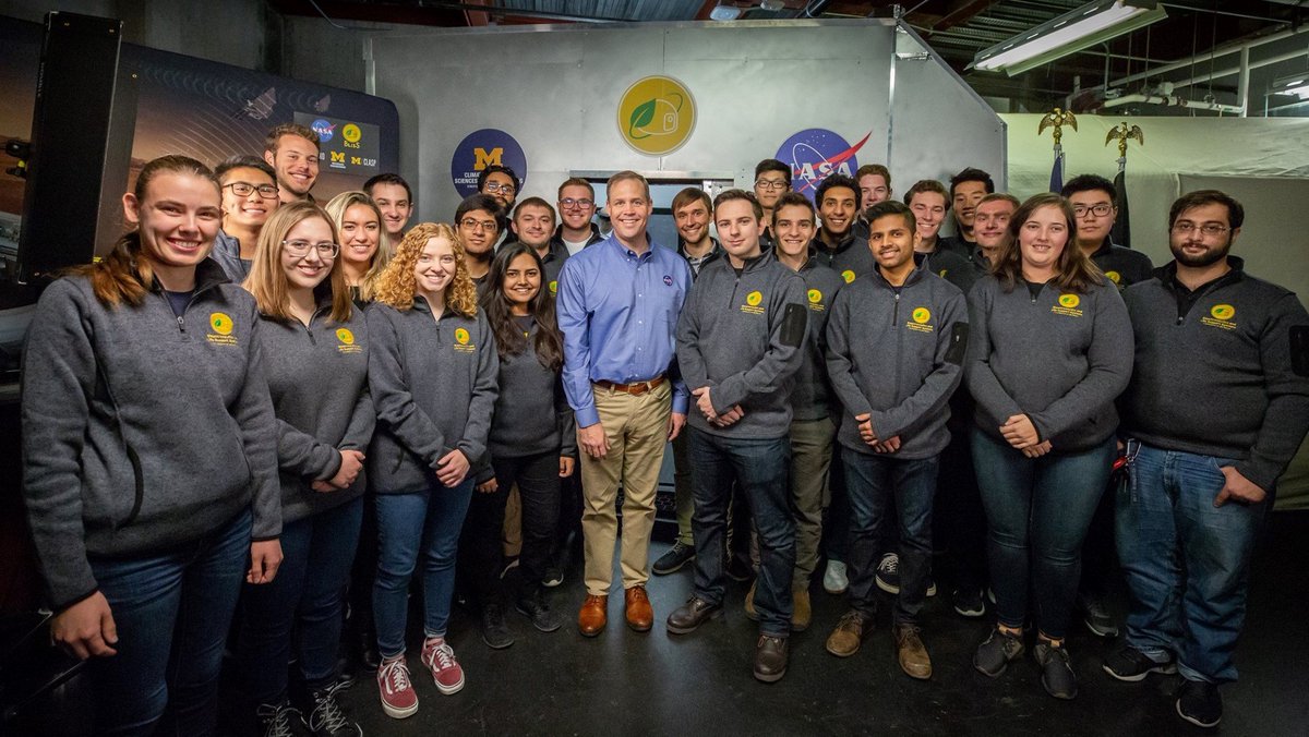 MichiganBLiSS's tweet photo. @JimBridenstine Thank you for coming and touring our Argo Habitat mockup and answering our questions!

#ArtemisGeneration #ReturnToTheMoon https://t.co/G9p5Rt2RjJ