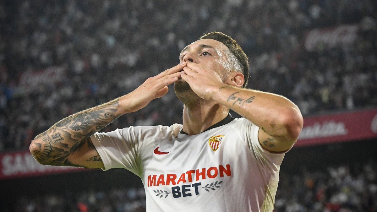 FUTDistinto's tweet photo. #Ocampos marcó en el triunfo de #Sevilla 2-0 ante #Getafe . 
#Tagliafico anotó en la goleada de #Ajax 4-0 sobre #Feyenoord en el clásico. #GolesArgentinos https://t.co/m7niDYyTBW
