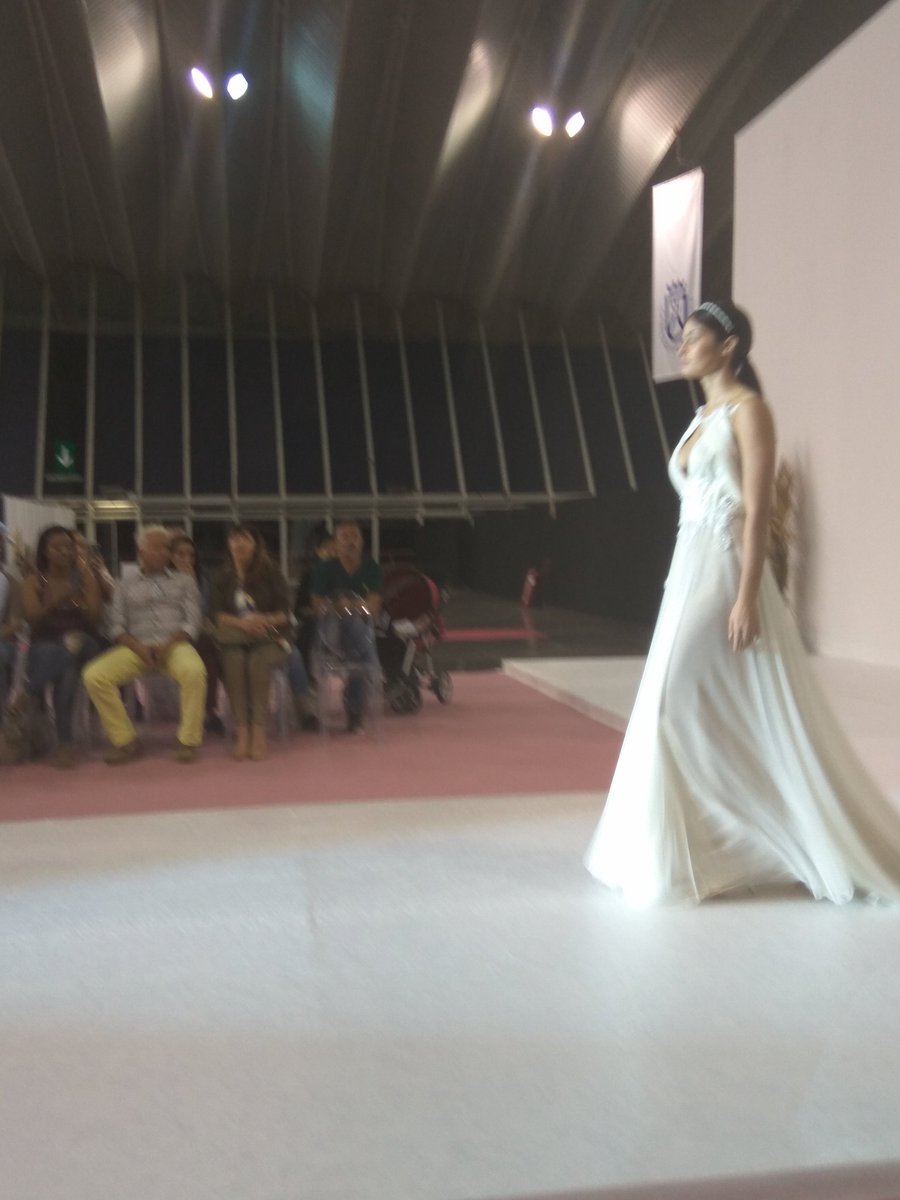 Las novias se vuelven vaporosas, sensuales y elegantes en la pasarela de #Feboda con las firmas <a href="/leomartinez77/">Leo Martínez</a> #damianrodriguez y <a href="/amarca_d/">AMARCA</a> en <a href="/recintoferialtf/">RecintoFerialTf</a>
<a href="/tenerifemoda/">TenerifeModa</a>