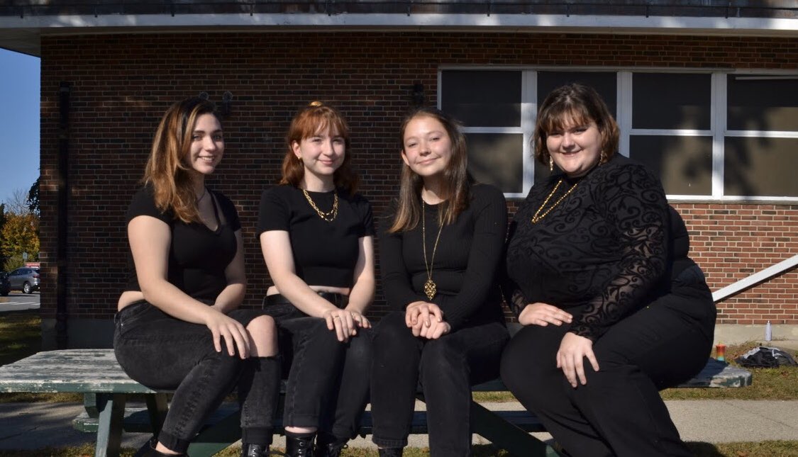 Introducing 2019-2020 She Major!
-
Meet our basses! (from left to right)
Rowan - Senior
Casey - Junior
Danielle - Junior
Lily - Junior
The bass section is made up of four wonderful girls who are all returning members! Be sure to check our Instagram for more info on our members!