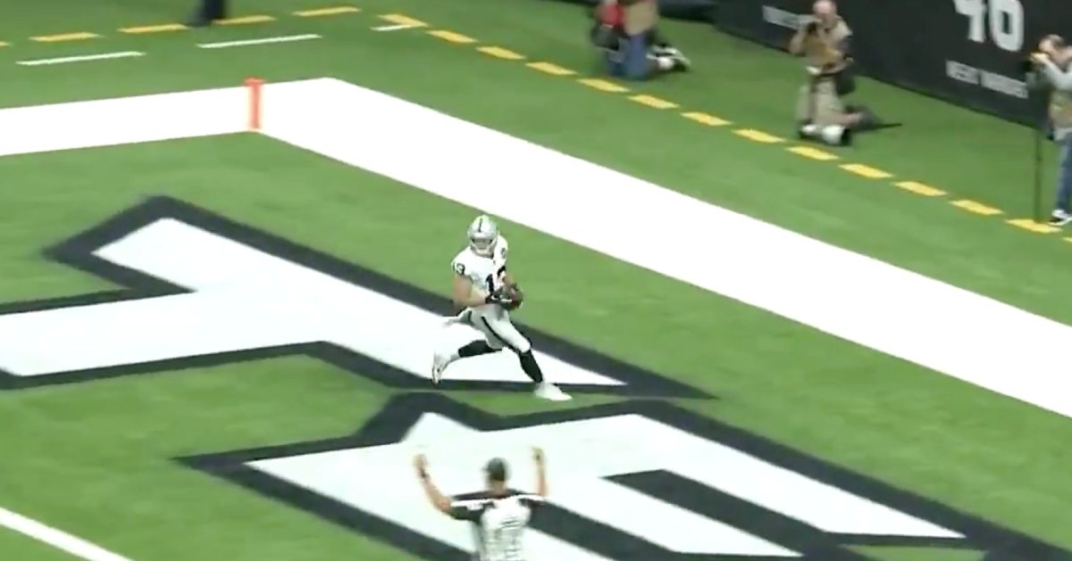 ClemsonTigerNet's tweet image. WATCH: Hunter Renfrow scores first NFL TD on 65-yard reception: bit.ly/2Pnjosb