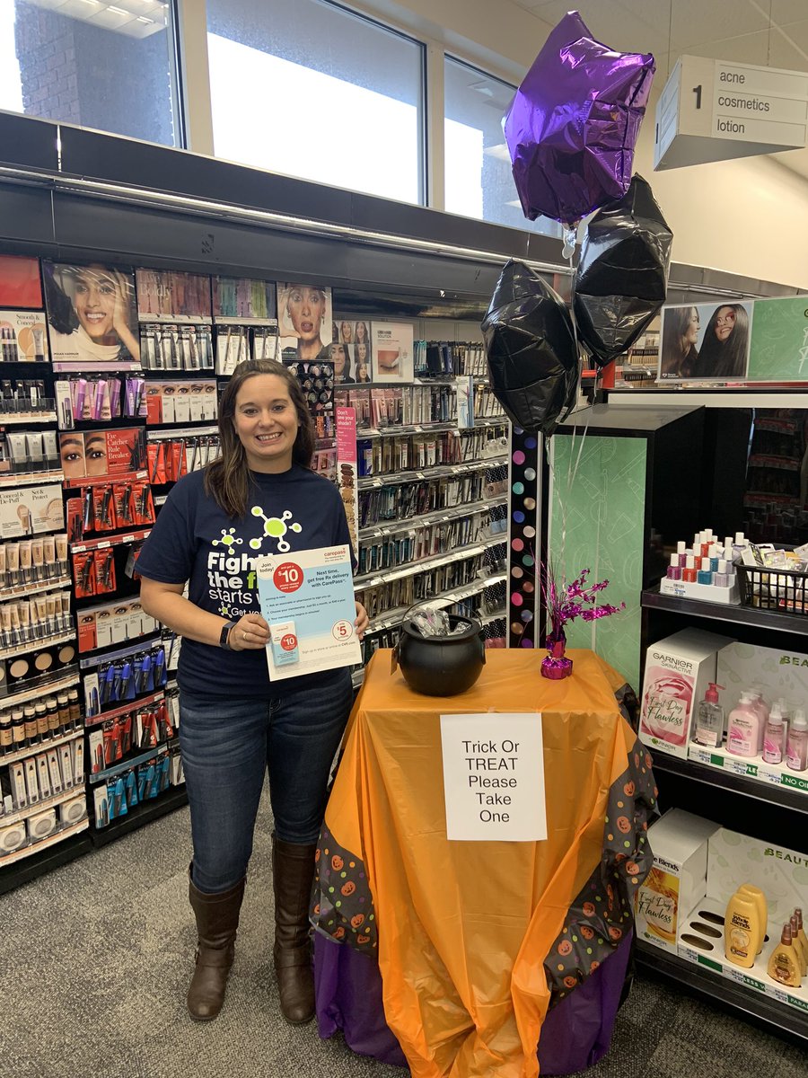 Becky89364571's tweet photo. Trick or Treat at CVS 3617 https://t.co/Ahz6vdYoen