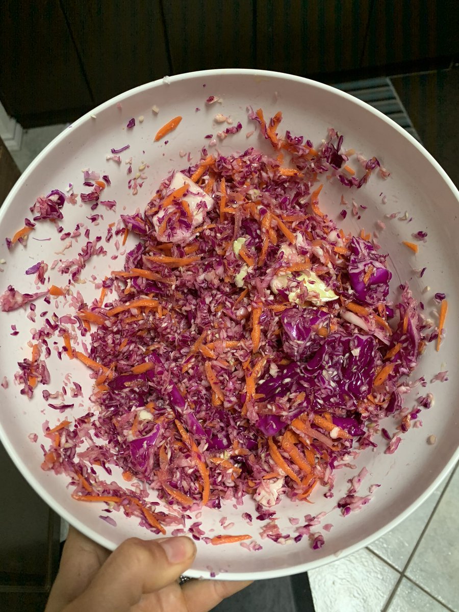 FitasaMamaBear's tweet photo. Eat for color! 

One of the best chanted you can make for your #Health is adding more color into your meals. 

Tonight’s dinner: fish, this colorful slaw and some roasted potatoes #yum 

#healthyeating #eatcolors #eatyourveggies #healthytips #realfood https://t.co/WFPg8wbKcO