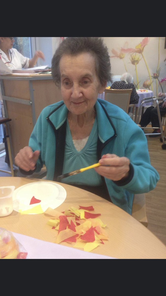 RowallanHouse's tweet photo. It’s that @spooky time of year again @RowallanHouse, #halloween #crafts &amp; #creations are underway. @NAPAlivinglife  @EOLCbhrut1 @carehome_co_uk   @DementiaUK https://t.co/C0yEC9dIHO