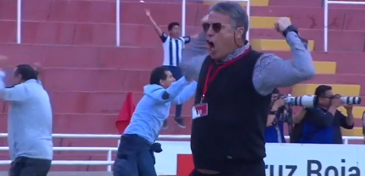 ComandoSvr1986's tweet photo. GANAMOOOOS... ARRIBA ALIANZA CARAJO!!!!

VAMOS ALIANZA, VAMOS LA HINCHADA... LA PRÓXIMA FECHA DESDE LAS TRIBUNAS DE MATUTE TODOS A ALENTAR POR LOS COLORES, A SEGUIR COMO PUNTEROS ABSOLUTOS.

¡¡¡ VAMOS ALIANZA !!! https://t.co/mdiAad4BYB