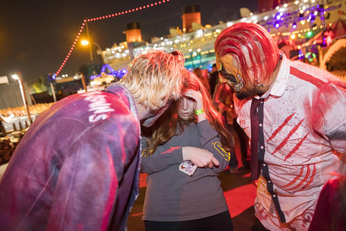 When you need to outrun the monsters, having your very own private patio hang out is just PERFECT! 👹 Book your patio spot for you and your boo crew today: bit.ly/DHPrivateParty