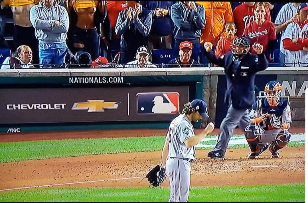 CKelpen's tweet photo. Nice try ladies😉 #astros #GoStros #WorldSeries https://t.co/8Oq9Fyqldy