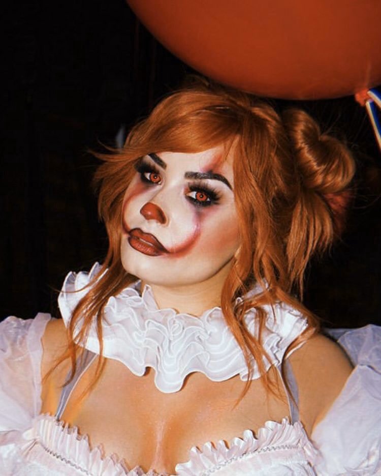 iDemirazziMx's tweet photo. ddlovato: Anoche estaba tan enfermo ... gracias a hydesunset sbecollection umamiburger 🎈💀🤡👻🎃🖤💋 https://t.co/gYwXz2Hjz2