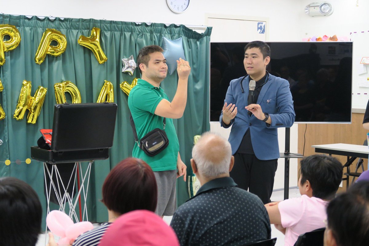 macauyoungmagic's tweet image. 感謝澳門聾人協會邀請
為大家帶來魔術表演， 同魔術工作坊！
個個都變身成小魔術師

@澳門青年文創魔術協會

#澳門魔術協會 #澳門文創  #澳澳魔術會  #工作坊 #澳門魔術師 #澳門魔術表演 #macaumagician #macaumagicshow