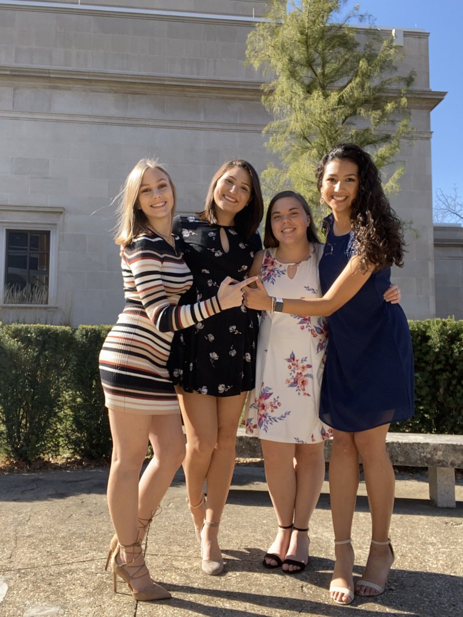 ejcarbary's tweet photo. Officially a sister with some of my best friends. Y’all have made KU a little bit more like home, and I will be forever grateful for that. #365daysofhappiness #askwits #biglittlereveal https://t.co/x3Q3Z0tqRC