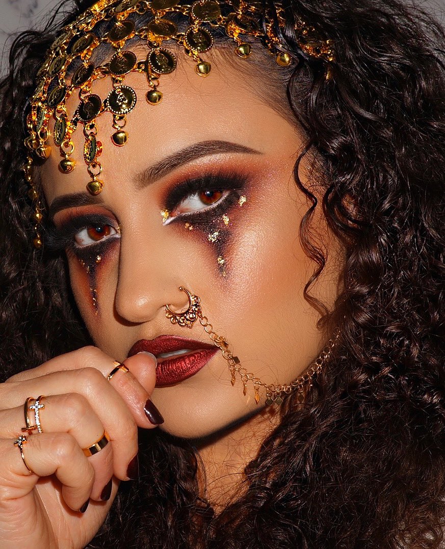 sakimakeup1's tweet photo. @ABHcosmetics  #Halloween19 #norvina #anastasiabeverlyhills #abhfam #abhprsearch  wearing @norvina1  VOL 2 and VOL3 on the eyes @ABHcosmetics  Phantom liquid lipstick @ABHcosmetics  Brow Wiz in Dark Brown #abhhalloween19 #ABHHalloween https://t.co/Pkryd8ETX8