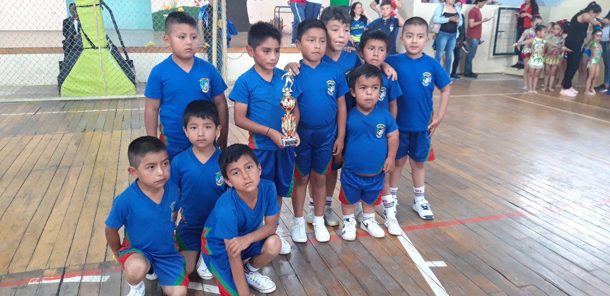 WillanMalla's tweet photo. HOY| 👏🥳🤾‍♂️Alegría y colorido en la inauguración de las Jornadas Deportivas de la UEFJAQF 2019 de #Gonzanamá, la ceremonia se cumplió en el coliseo de deportes #Distrito11D06 felicita a los participantes y organizadores. #ElDeporteNosUne  @monserratcream1 @magdasalazarg https://t.co/DAY1TrwHNy
