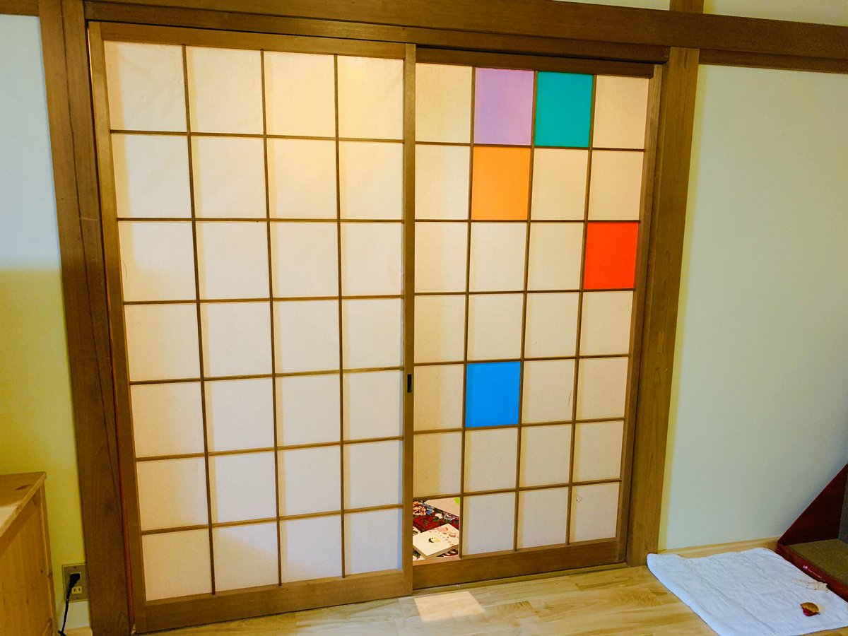 障子の破れちゃったところをこうしてこうすると可愛いうえに猫がこう この手があったか Togetter 障子の破れちゃったところをこうしてこうすると可愛いうえに猫がこう この手があったか Togetter