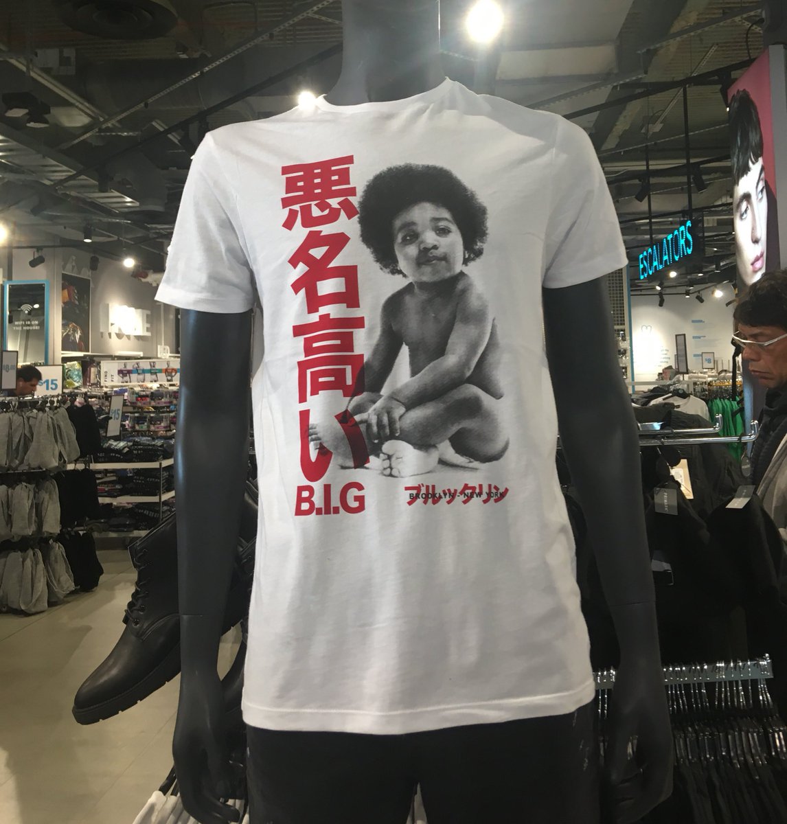 ট ইট র Keito Nyc 行ってきました Brookylnにあるイギリス発祥のファストファッションブランドprimarkへ 悪名高い B I G シャツ買おうか一瞬迷いました 小物類の謎のプレステ推しも面白かったです お近くに行った際には寄ってみては ট ইট র Keito Nyc 行ってきました Brookylnにあるイギリス発祥のファストファッションブランドprimarkへ 悪名高い B I G シャツ買おうか一瞬迷いました 小物類の謎のプレステ推しも面白かったです お近くに行った際には寄ってみては