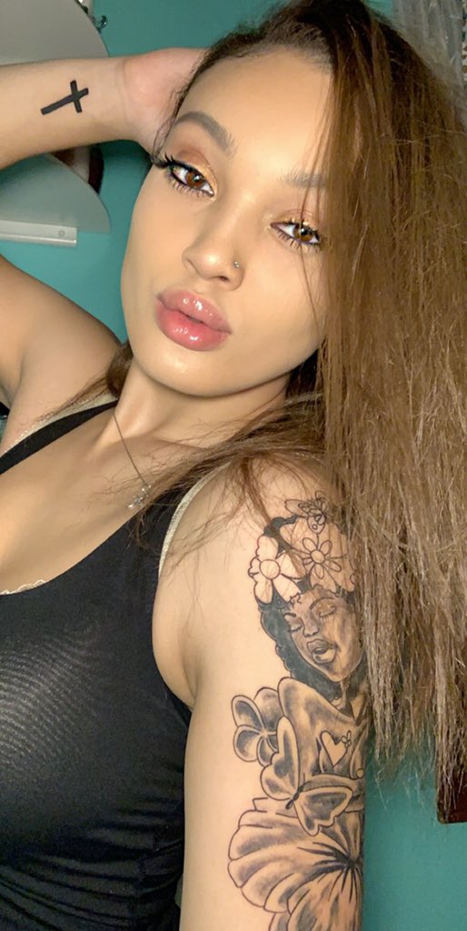 kateramayfield's tweet photo. tatted up el di n ero Uppp https://t.co/Dj2iNKjaTH
