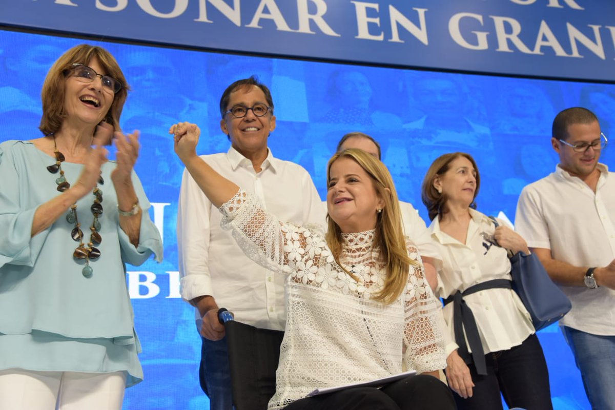 elsanoguerabaq's tweet photo. Hoy más que nunca soy una convencida en que… ¡Las limitaciones no existen!

Gran parte de mi vida he utilizado muletas para caminar, con ellas he conquistado muchos sueños y con ellas también gobernaré. https://t.co/VRuUjaxkPa