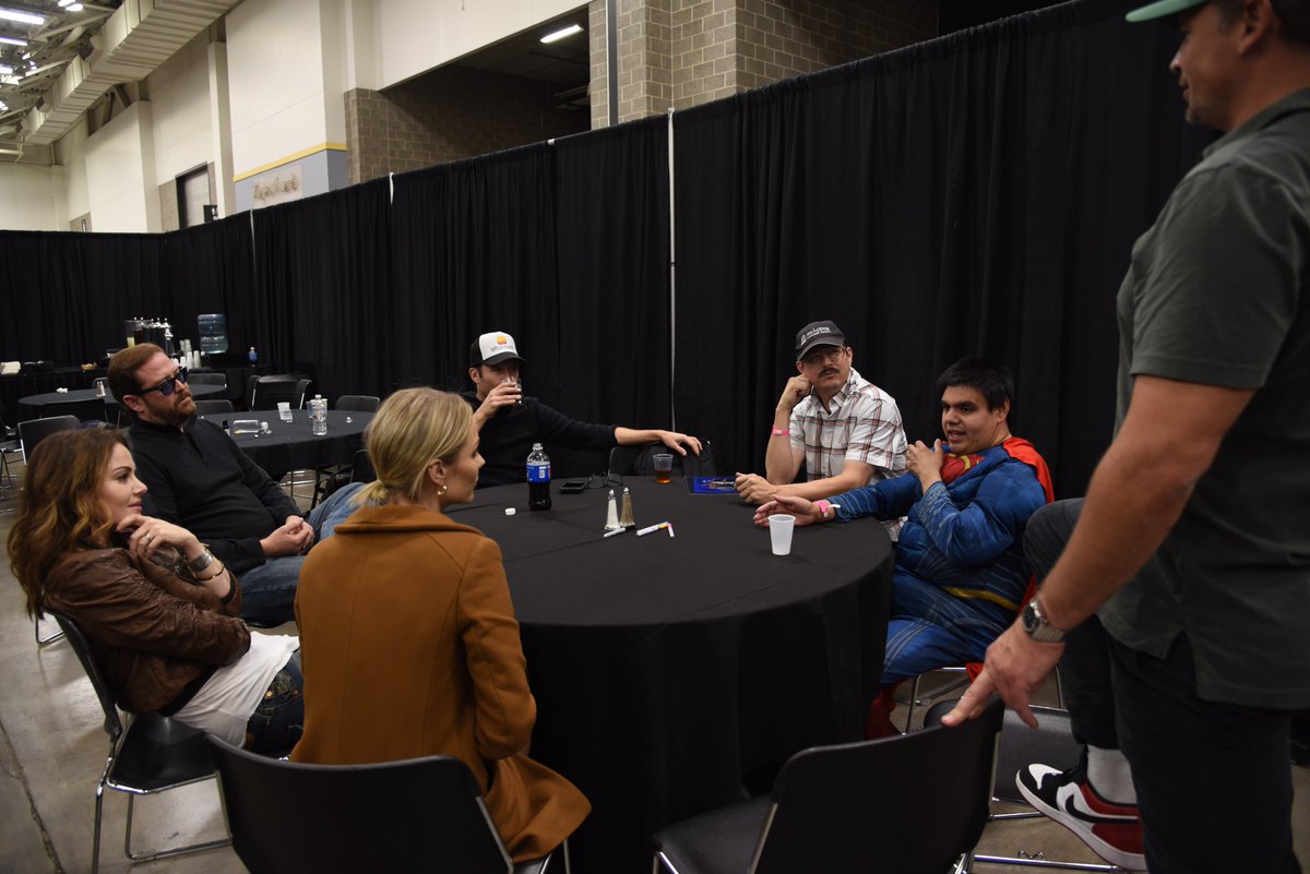 FANEXPOHQ's tweet photo. The Smallville Platinum VIP - where fans have a private meet and greet with Tom Welling, @michaelrosenbum @Vandiekins22 and Erica Durance during our #WizardWorldMadison event. https://t.co/vQisZWjA38