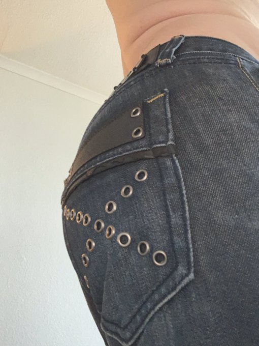 These butt selfies are super hard! https://t.co/OHb8TbqyiV<a href="/tag/avn"class="tags"><span>#avn</span></a>