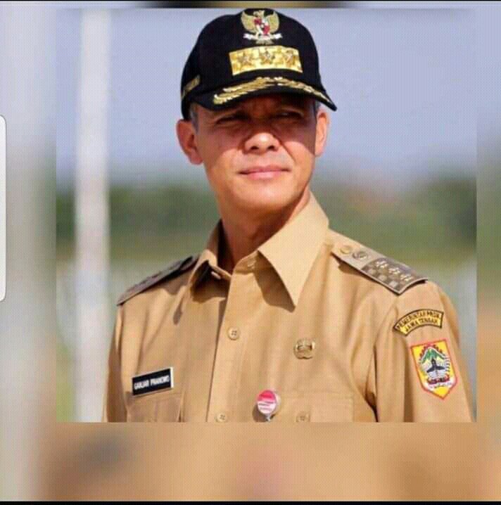 Sugeng ambal warso Ndoro gub <a href="/ganjarpranowo/">Ganjar Pranowo</a> , semoga tetap ndeso, suka kopi dan twiteran <a href="/JatengGayeng/">Jateng Gayeng</a> <a href="/Jateng_Twit/">Info Jateng</a> <a href="/jatengpedia/">Jatengpedia 🎼🎶🎼</a> <a href="/humasjateng/">Humas Jateng</a>