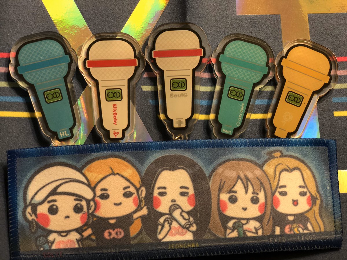 MissBinibining's tweet photo. I love my EXID banners and key rings 😍Got these a while back. Thanks @PhenixEXID #EXID #SOLJI #LE #HANI #HYELIN #JEONGHWA https://t.co/Hq5R9Z33z5
