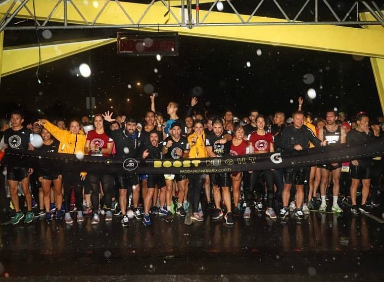 Fulanito_Mx's tweet photo. #Boost #BoostNight #AdidasRunnersMexicoCity #TemploRunner #YoElegiCorrer #PistosPics #QueremosRun #QuieroRun #CorreViveSiente #runcdmx #SoyRunnerMx #InstaRunMX #NoEsLocuraEsPasión #CorreConEmoción #LVFblog #MaloSosRt https://t.co/PvijTkMI4R
