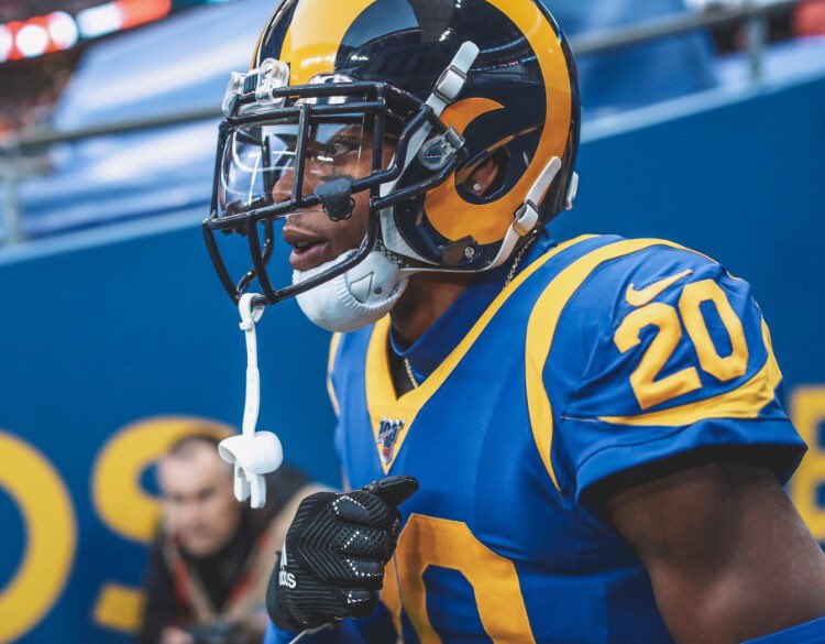 HelmetStalker's tweet photo. Rams DB Jalen Ramey is using a Z2EG facemask on  his Schutt Air XP Q11 with a SportStar Victory chinstrap, with the team using blue masks, when the team uses white masks Ramsey has used a titanium EGOP mask. https://t.co/0u0vub1UAN