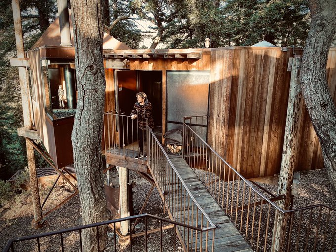 Tree house living! 🌳 https://t.co/aTpf5PlKX2<a href="/tag/respectouroceans"class="tags"><span>#respectouroceans</span></a>