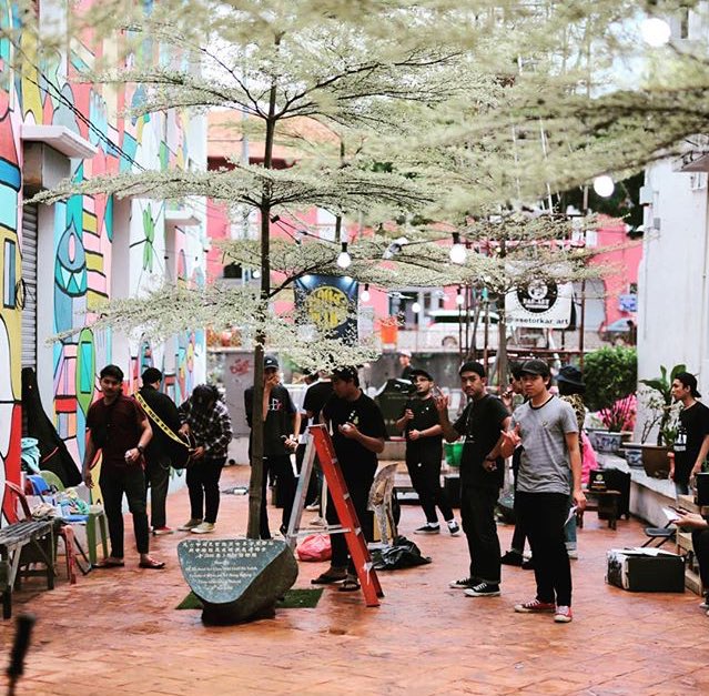 Terima kasih yang tak terhingga kepada semua yang hadir tempoh hari, terutama pada kawan-kawan, family dan crush 😂. Tunggu next event kita kasi lagi kaw! <a href="/rockepedia/">Rockepedia</a>